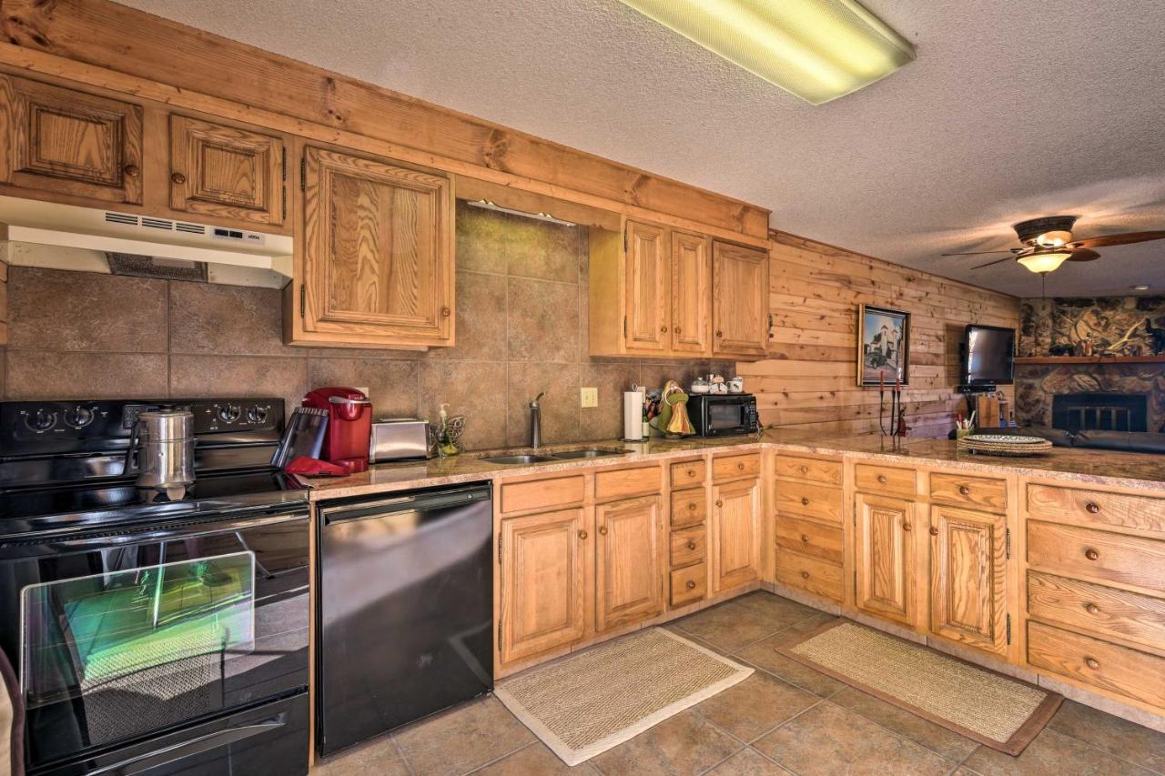 Downtown Red River Retreat With Mtn Views And Yard Экстерьер фото