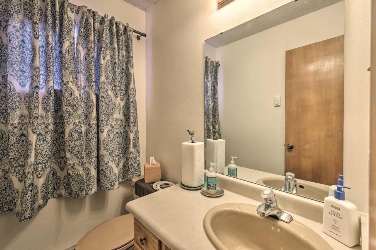 Downtown Red River Retreat With Mtn Views And Yard Экстерьер фото