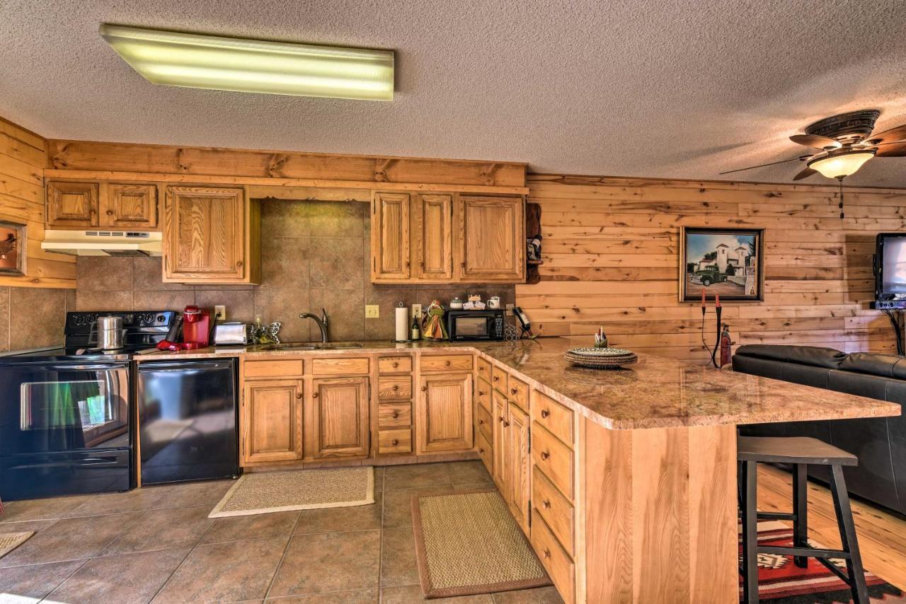 Downtown Red River Retreat With Mtn Views And Yard Экстерьер фото